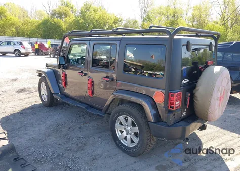 2016 Jeep Wrangler Unlimited Sahara z USA, uszkodzony, nr VIN 1C4BJWEG1GL202594